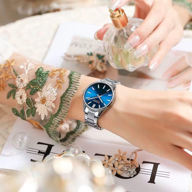 Curren 9090 Women's Watch